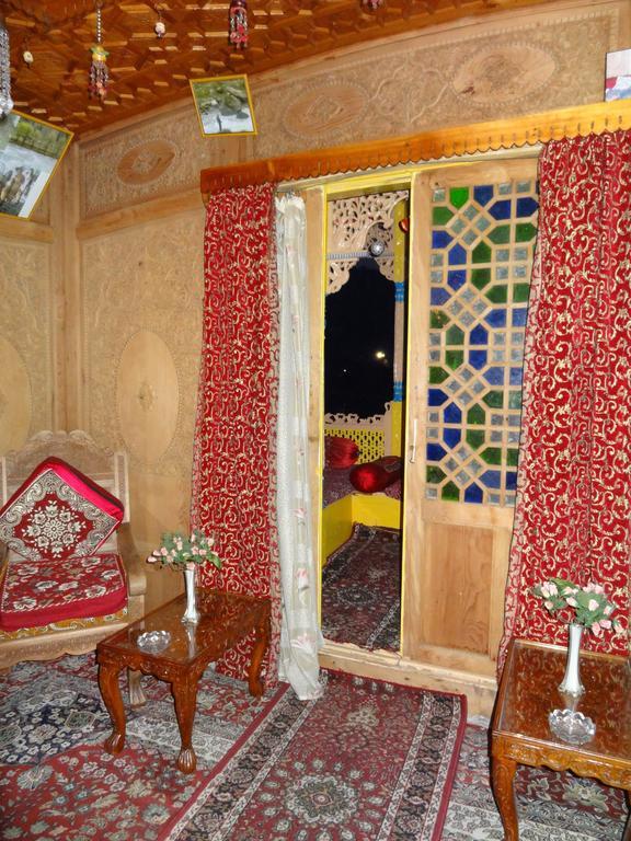 Hotel Houseboat Moon Of Kashmir Srīnagar Zewnętrze zdjęcie