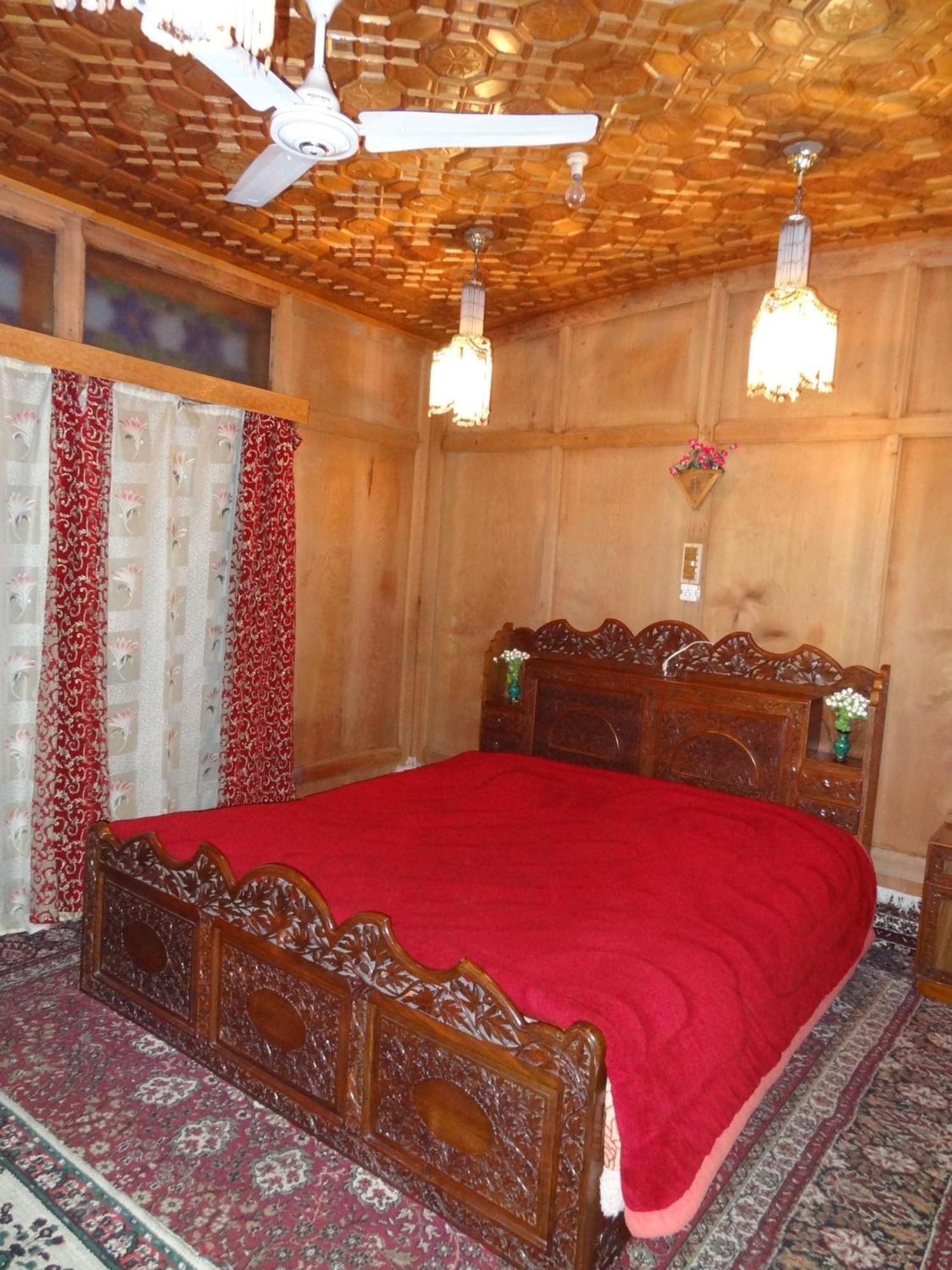 Hotel Houseboat Moon Of Kashmir Srīnagar Pokój zdjęcie