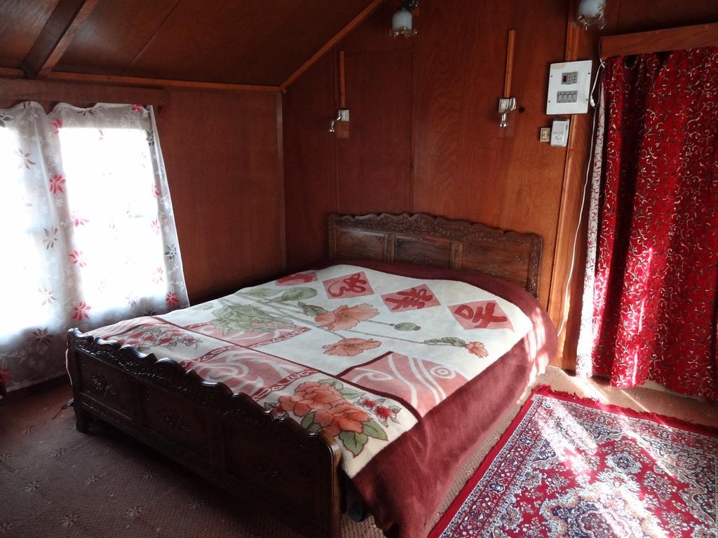 Hotel Houseboat Moon Of Kashmir Srīnagar Pokój zdjęcie