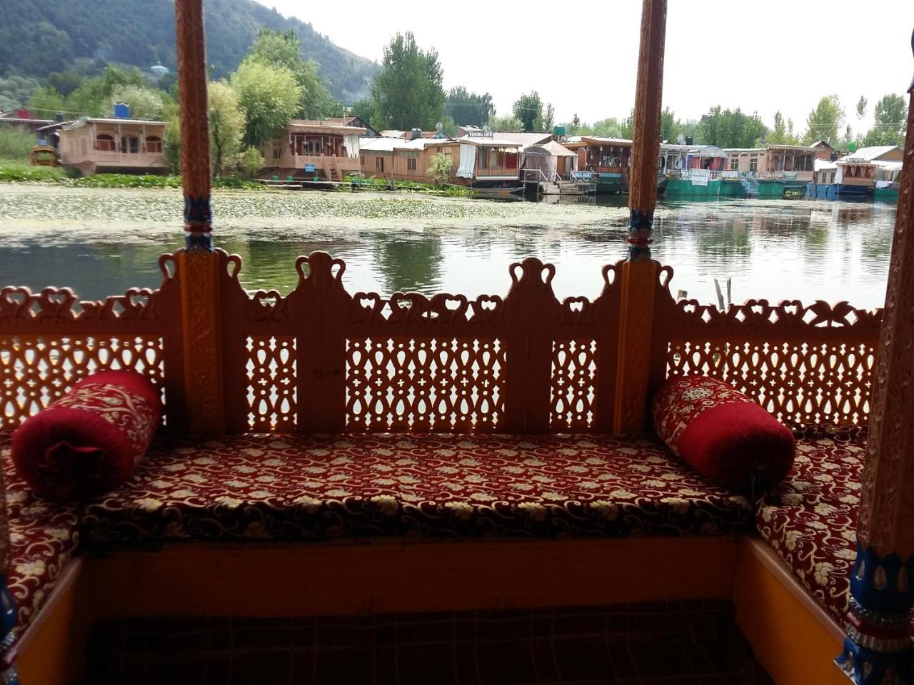 Hotel Houseboat Moon Of Kashmir Srīnagar Zewnętrze zdjęcie